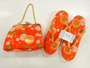 未使用品　雪輪に花模様織り出し子供用和装バッグ・草履セット